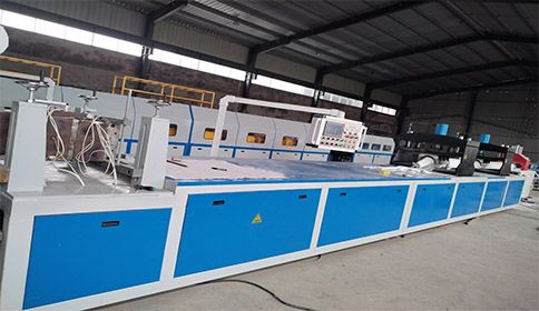 伺服液壓玻璃鋼拉擠設(shè)備生產(chǎn)線：創(chuàng)新工藝推動(dòng)制造業(yè)升級